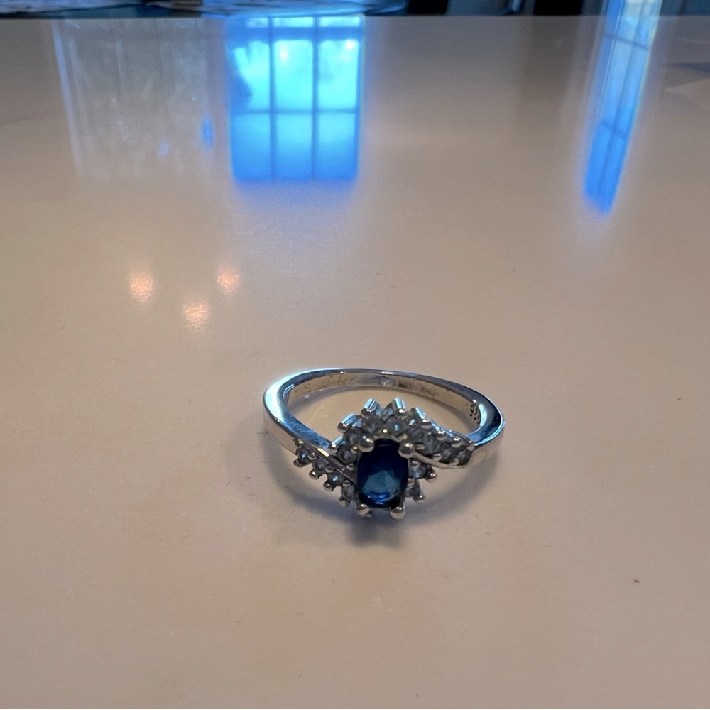Sapphire and diamond ring size 09